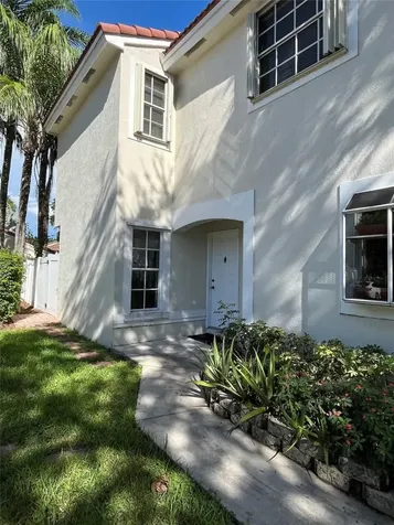959 Azure Lane Weston FL 33326