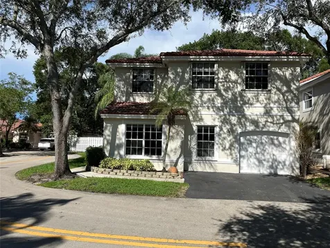 959 Azure Lane Weston FL 33326