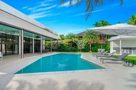19 Gatehouse Road Sea Ranch Lakes FL 33308