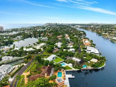 19 Gatehouse Road Sea Ranch Lakes FL 33308