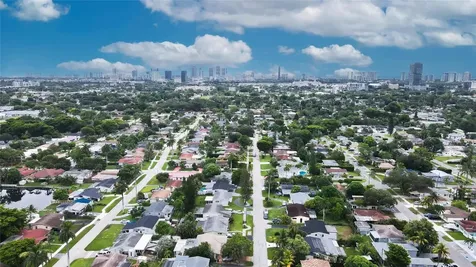 713 SW 4th Court Hallandale Beach FL 33009