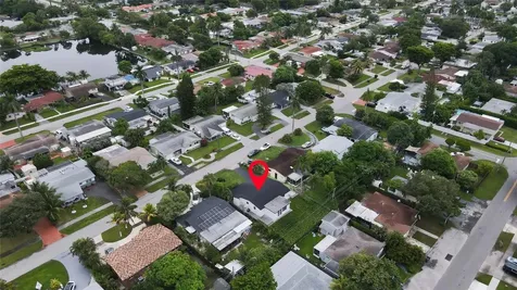 713 SW 4th Court Hallandale Beach FL 33009