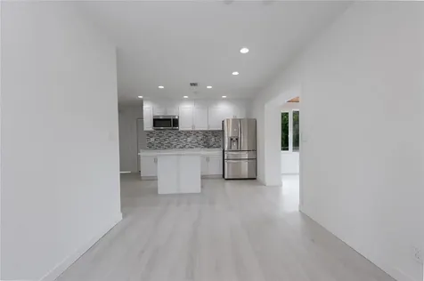 713 SW 4th Court Hallandale Beach FL 33009