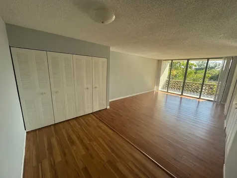 4222 Inverrary Boulevard Lauderhill FL 33319