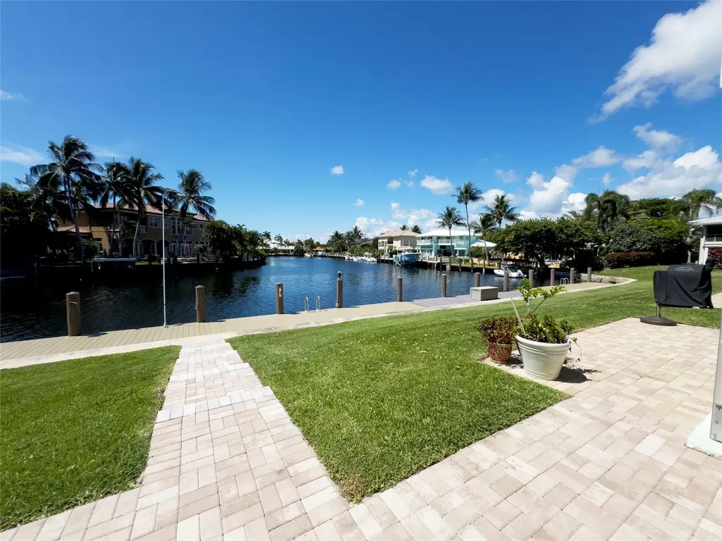 2330 NE 36th Street Lighthouse Point FL 33064