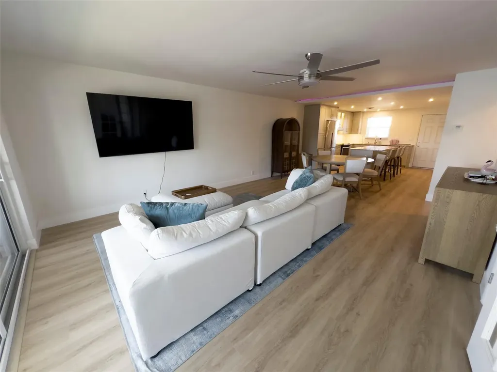 2330 NE 36th Street Lighthouse Point FL 33064