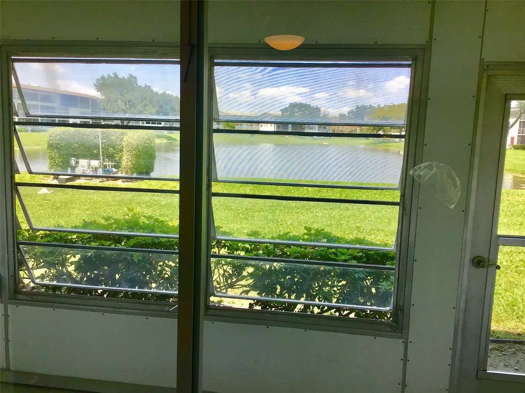 135 Fanshaw D Boca Raton FL 33434