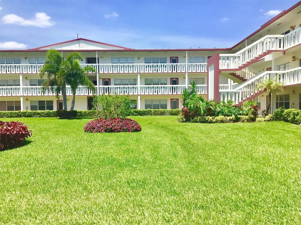 135 Fanshaw D Boca Raton FL 33434