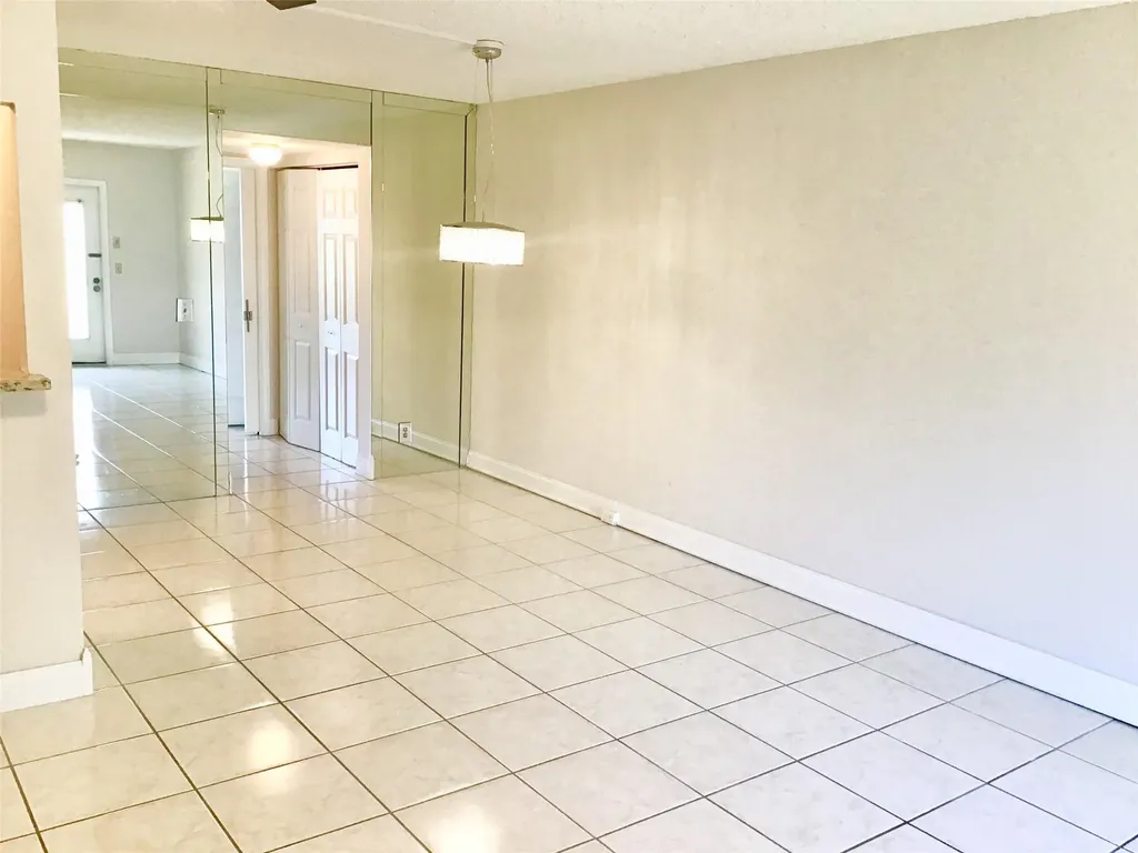 135 Fanshaw D Boca Raton FL 33434