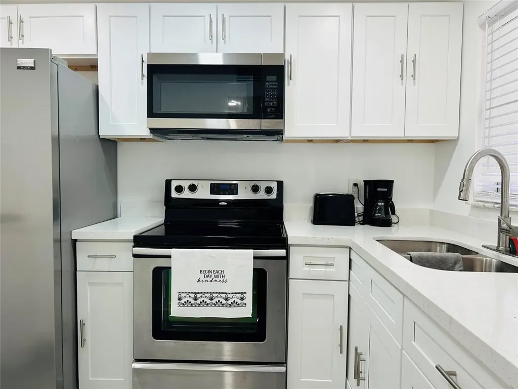 2871 E Sunrise Lakes Drive Sunrise FL 33322
