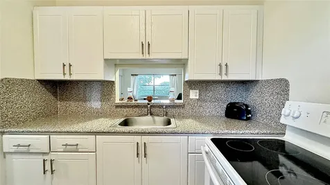 5103 NW 35th Street Lauderdale Lakes FL 33319