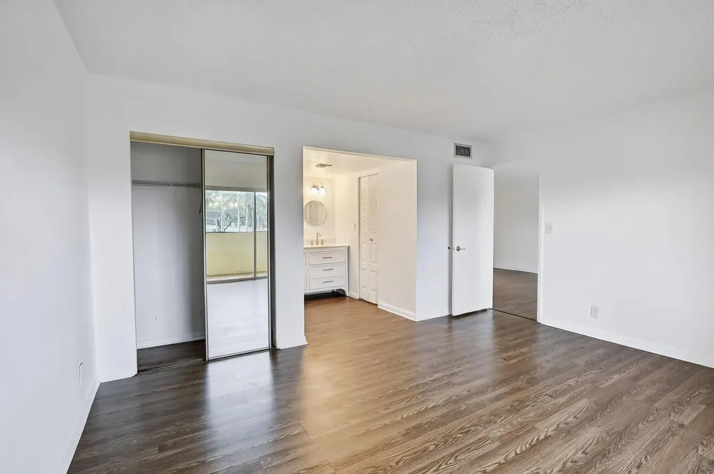 3905 N Nob Hill Road Sunrise FL 33351