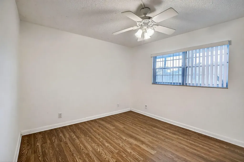 3905 N Nob Hill Road Sunrise FL 33351