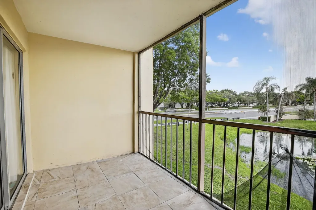 3905 N Nob Hill Road Sunrise FL 33351