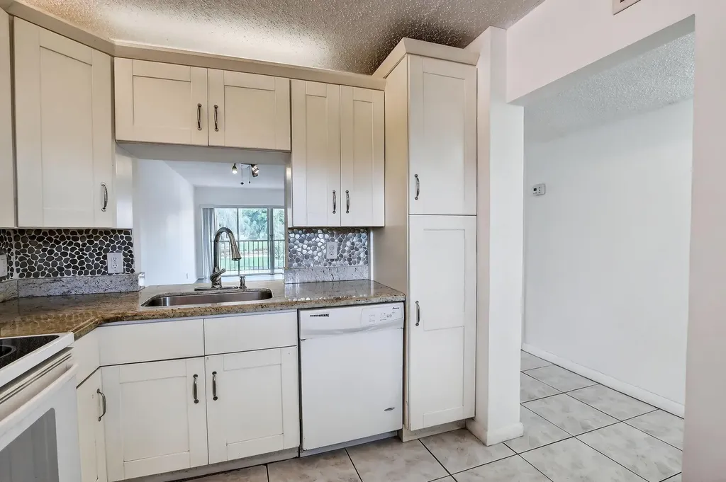 3905 N Nob Hill Road Sunrise FL 33351