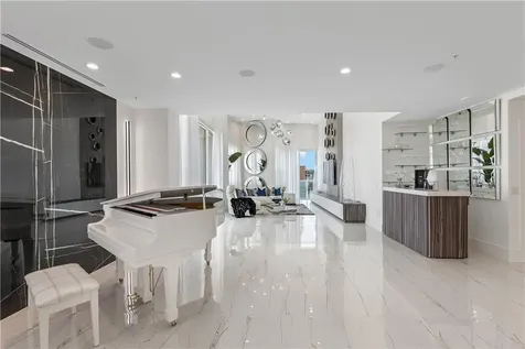 350 SE 2nd Street Fort Lauderdale FL 33301