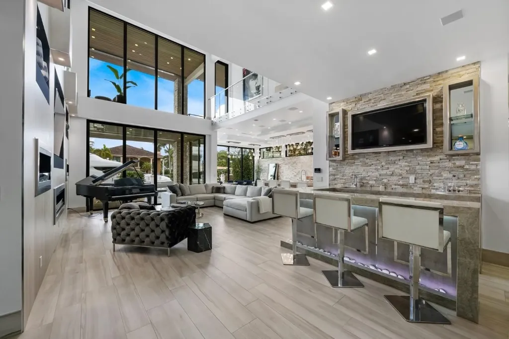 2437 Delmar Place Fort Lauderdale FL 33301
