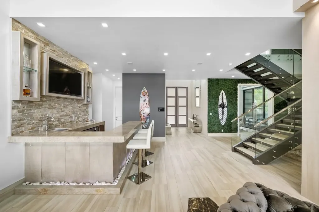 2437 Delmar Place Fort Lauderdale FL 33301