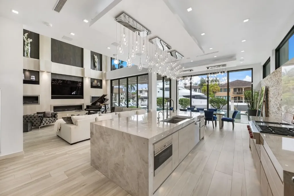 2437 Delmar Place Fort Lauderdale FL 33301