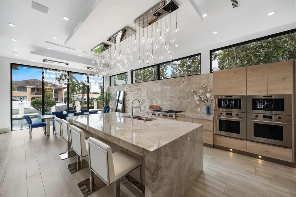2437 Delmar Place Fort Lauderdale FL 33301
