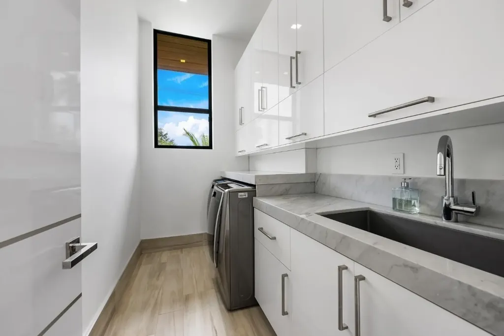 2437 Delmar Place Fort Lauderdale FL 33301