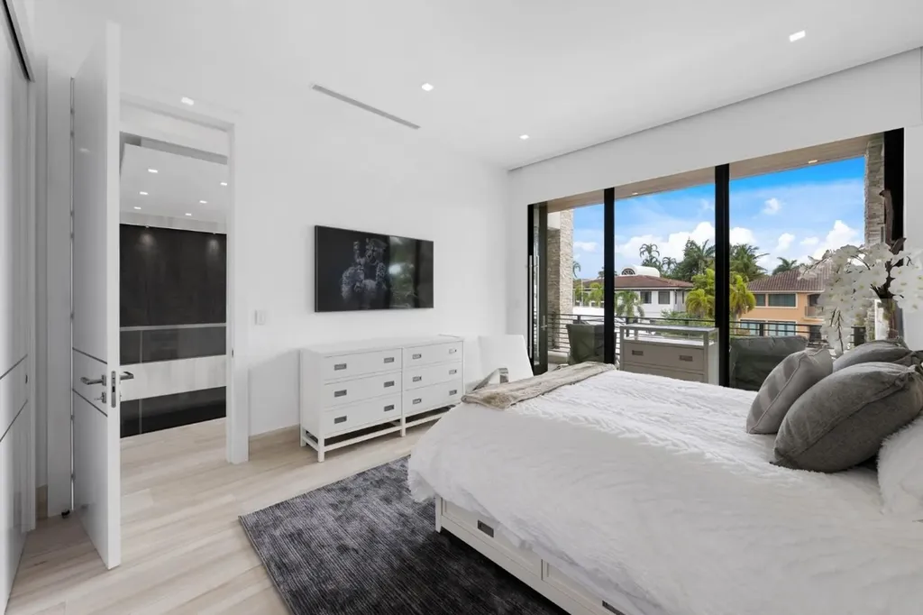 2437 Delmar Place Fort Lauderdale FL 33301