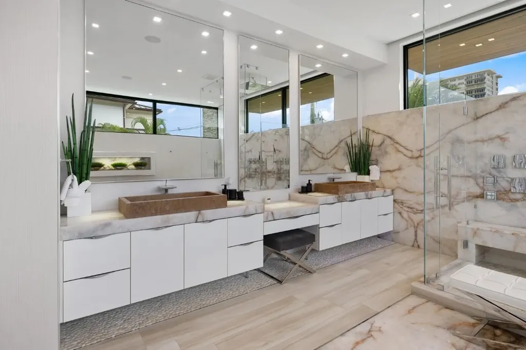 2437 Delmar Place Fort Lauderdale FL 33301
