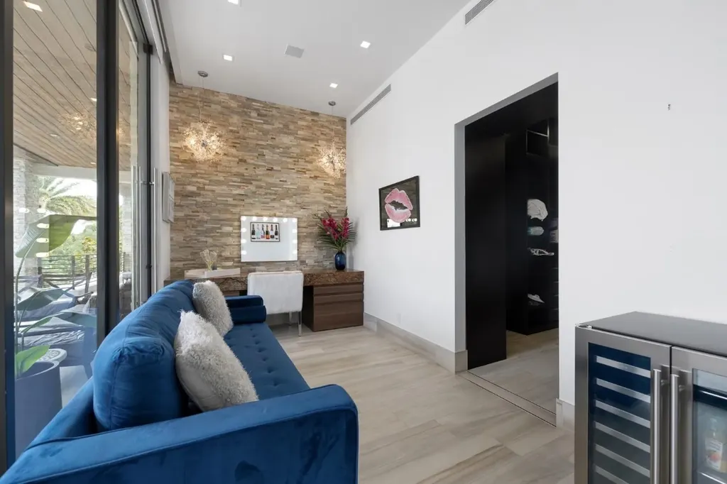 2437 Delmar Place Fort Lauderdale FL 33301