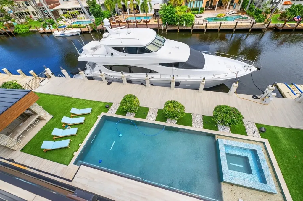 2437 Delmar Place Fort Lauderdale FL 33301