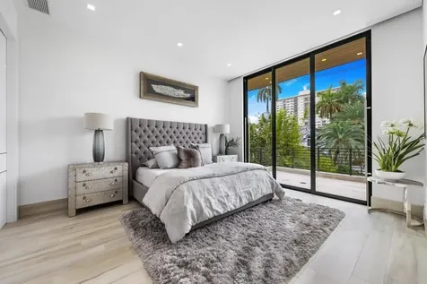2437 Delmar Place Fort Lauderdale FL 33301