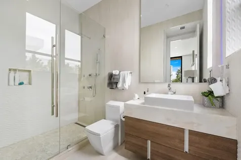 2437 Delmar Place Fort Lauderdale FL 33301