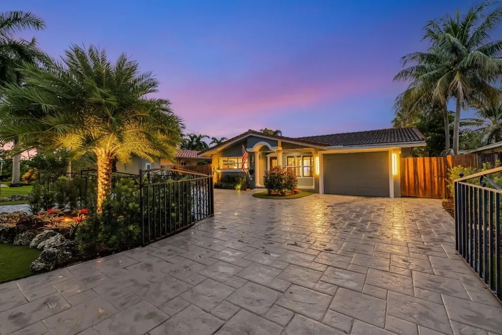 2407 NE 17th Terrace Wilton Manors FL 33305
