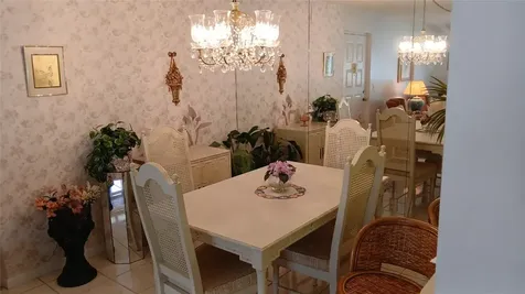 627 Sea Pine Way Greenacres FL 33415