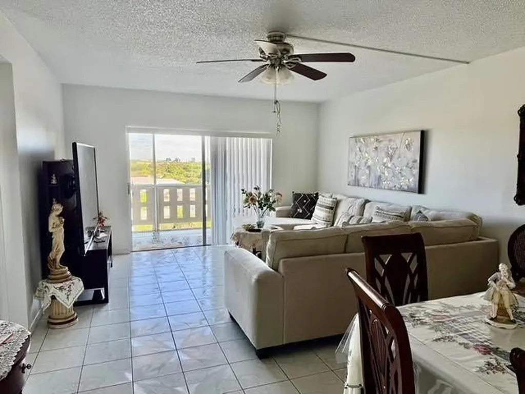 4330 Hillcrest Drive Hollywood FL 33021
