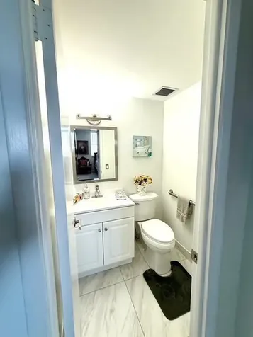 4330 Hillcrest Drive Hollywood FL 33021