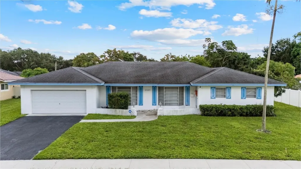 660 NW 74th Terrace Plantation FL 33317