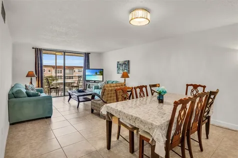 2840 Somerset Drive Lauderdale Lakes FL 33311