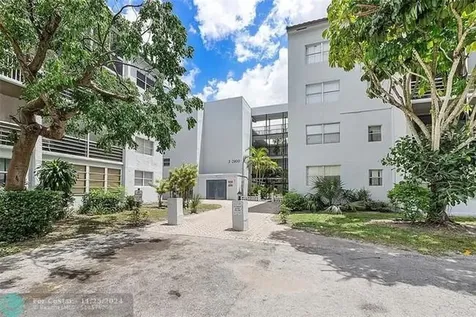 2800 Somerset Drive Lauderdale Lakes FL 33311