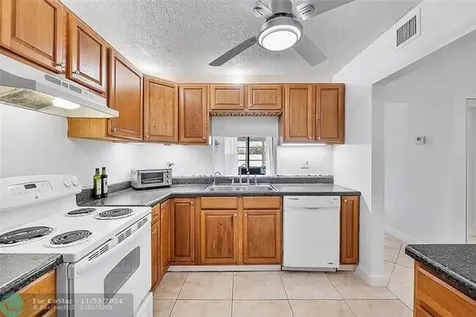 2800 Somerset Drive Lauderdale Lakes FL 33311
