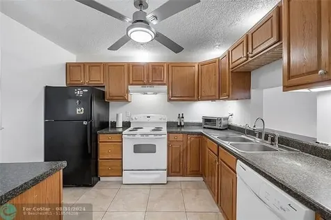 2800 Somerset Drive Lauderdale Lakes FL 33311
