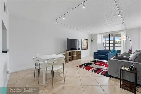 2800 Somerset Drive Lauderdale Lakes FL 33311