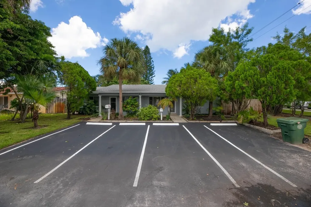 4500 NE 15th Avenue Oakland Park FL 33334