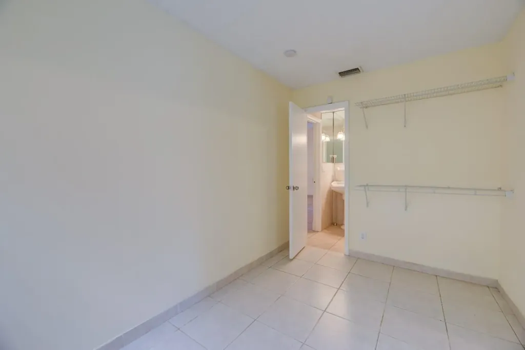 4500 NE 15th Avenue Oakland Park FL 33334