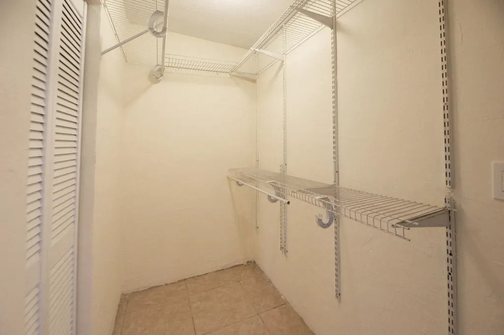 4500 NE 15th Avenue Oakland Park FL 33334