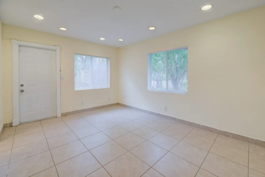 4500 NE 15th Avenue Oakland Park FL 33334