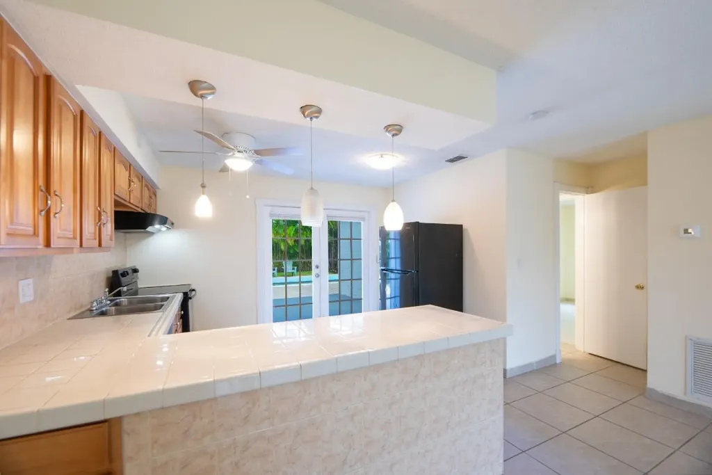 4500 NE 15th Avenue Oakland Park FL 33334