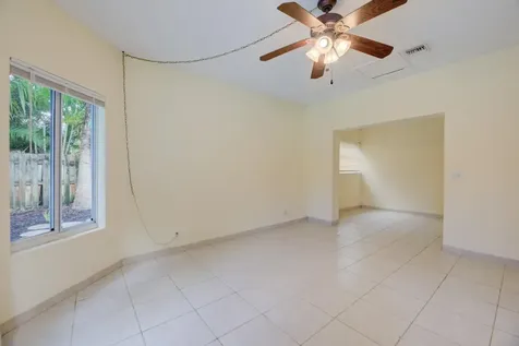 4500 NE 15th Avenue Oakland Park FL 33334