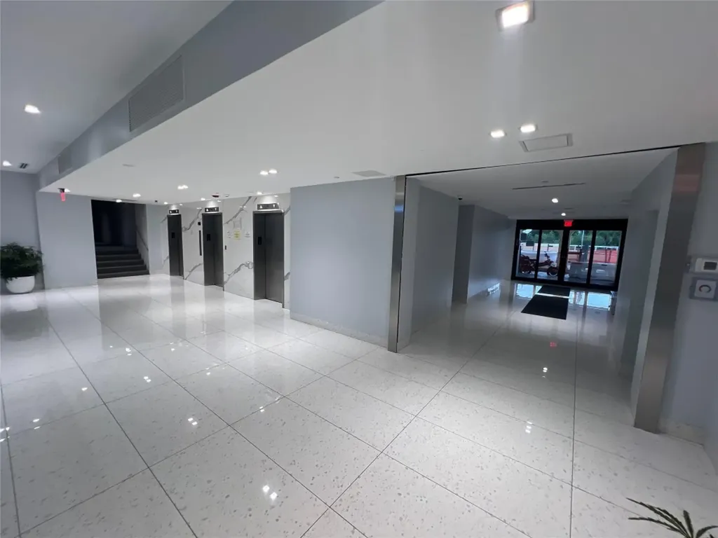 20335 W Country Club Drive Aventura FL 33180