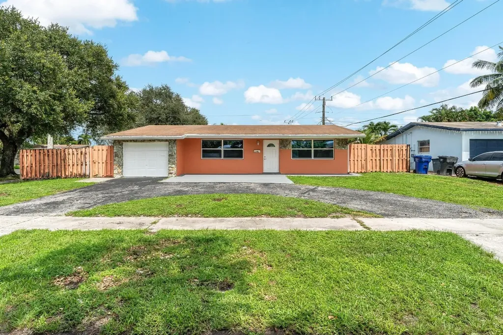 6391 Park Street Hollywood FL 33024
