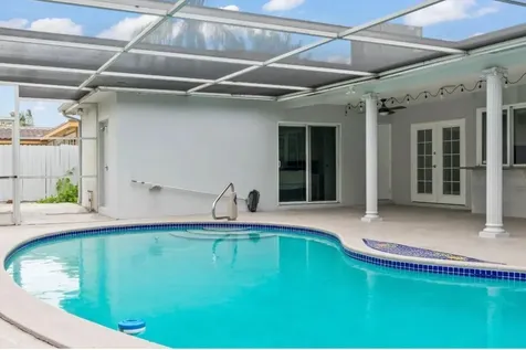 4811 Hayes Street Hollywood FL 33021